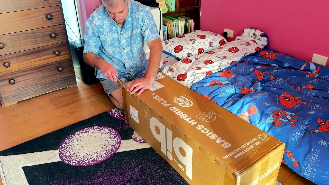 OMF Basics Hybrid Plus Mattress in a Box – Unboxing & Setup 📦🛏️