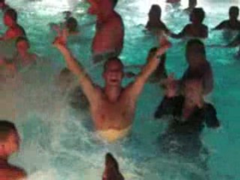 JUJU DISCO DANS L'EAU