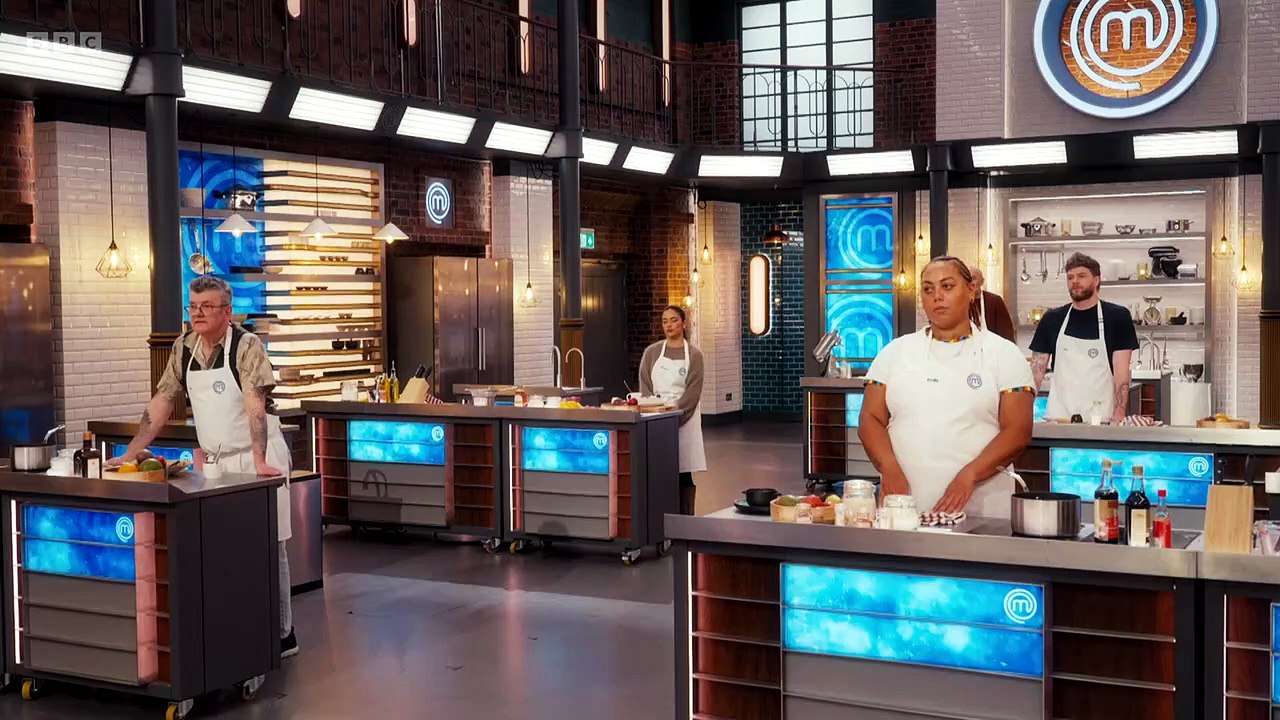 Celebrity MasterChef S21E02