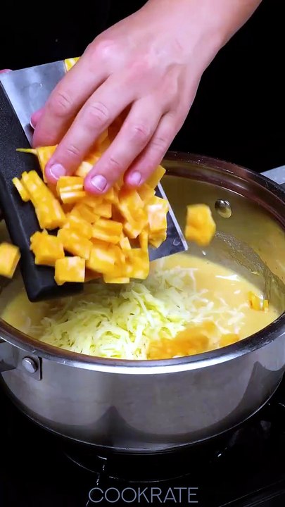 Des feuilletés en entrée avec des saucisses qui deviennent la vedette de n'importe quel repas