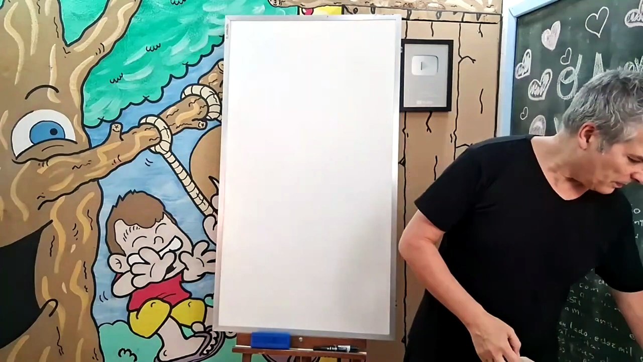 APRENDA A DESENHAR O REI DE CLASH ROYALE MUITO...