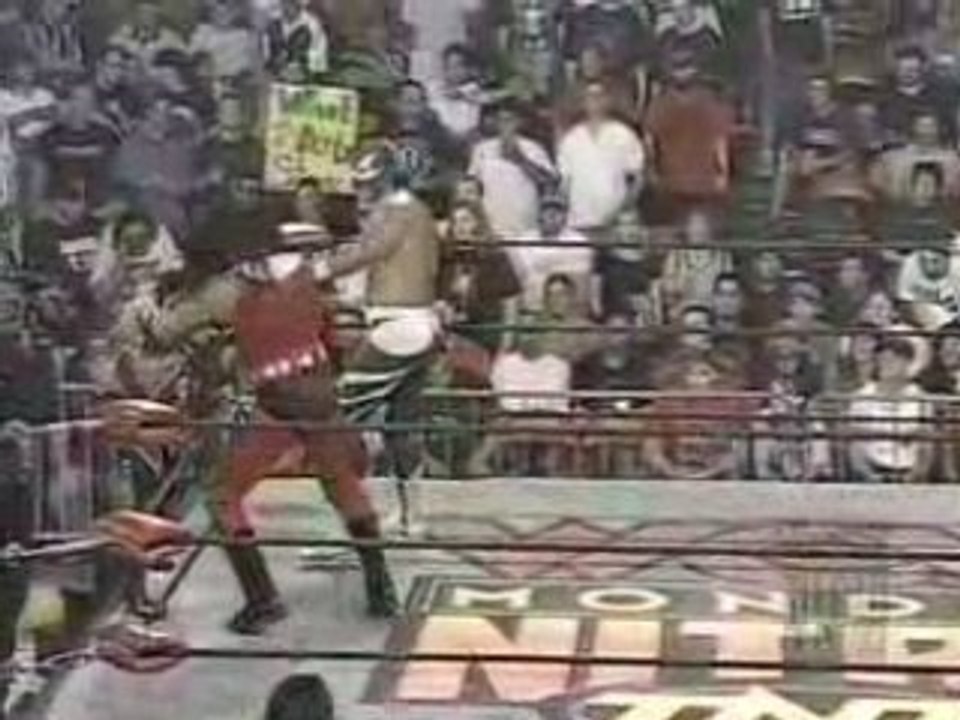 Nitro '98 - Rey Mysterio vs. Psychosis vs. Lizm...