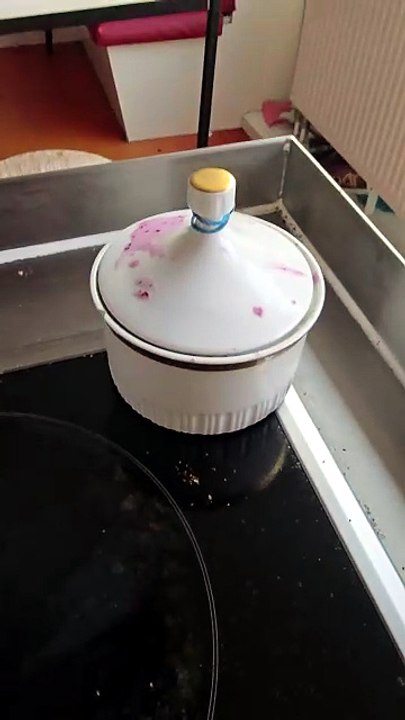 08. Der Aschenbecher, den sie benutzen  - 20260518_055244