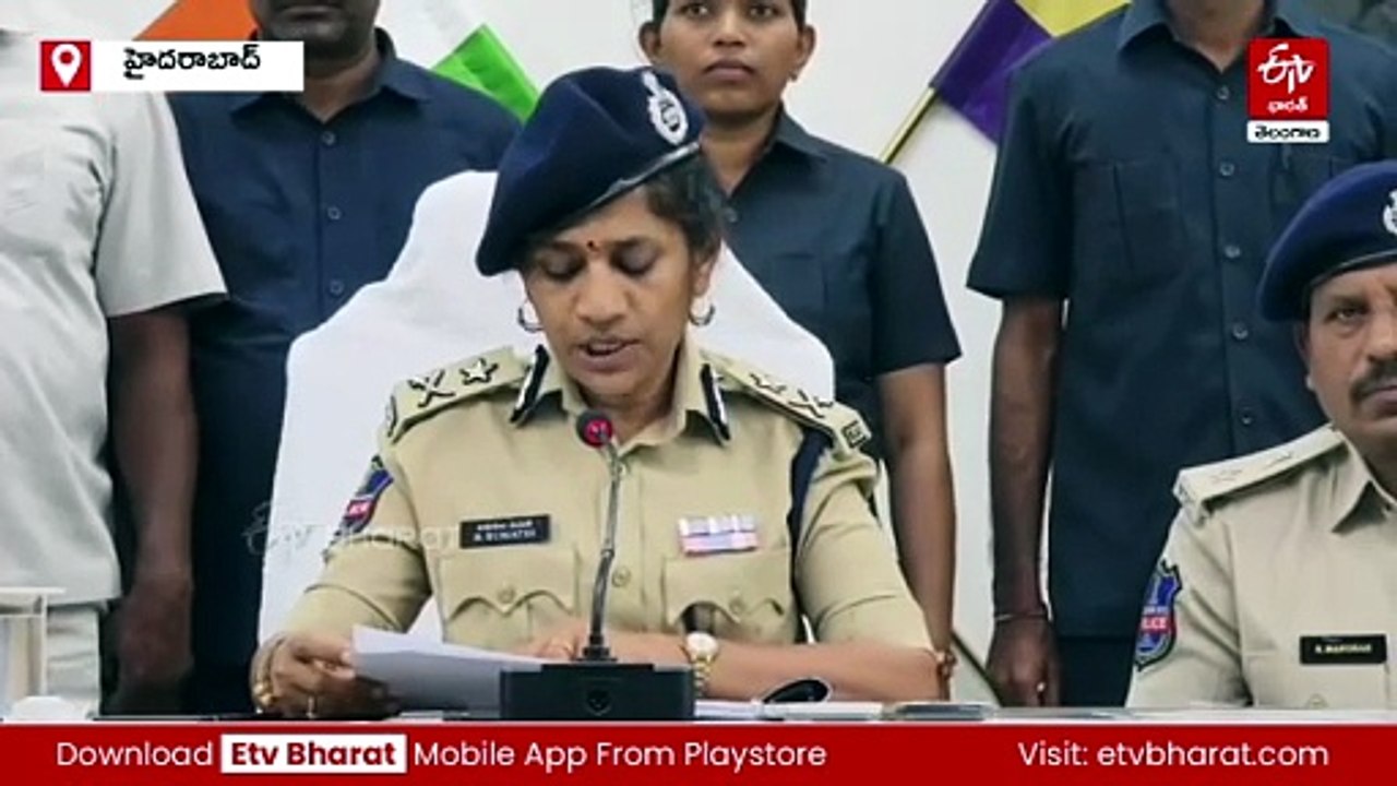 కాళ్లు, పొట్ట భాగంలో పొట్లం చుట్టి - రూ.కోటిన్న...