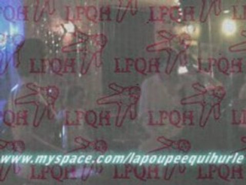 La Poupée Qui Hurle - Fais-moi la mort