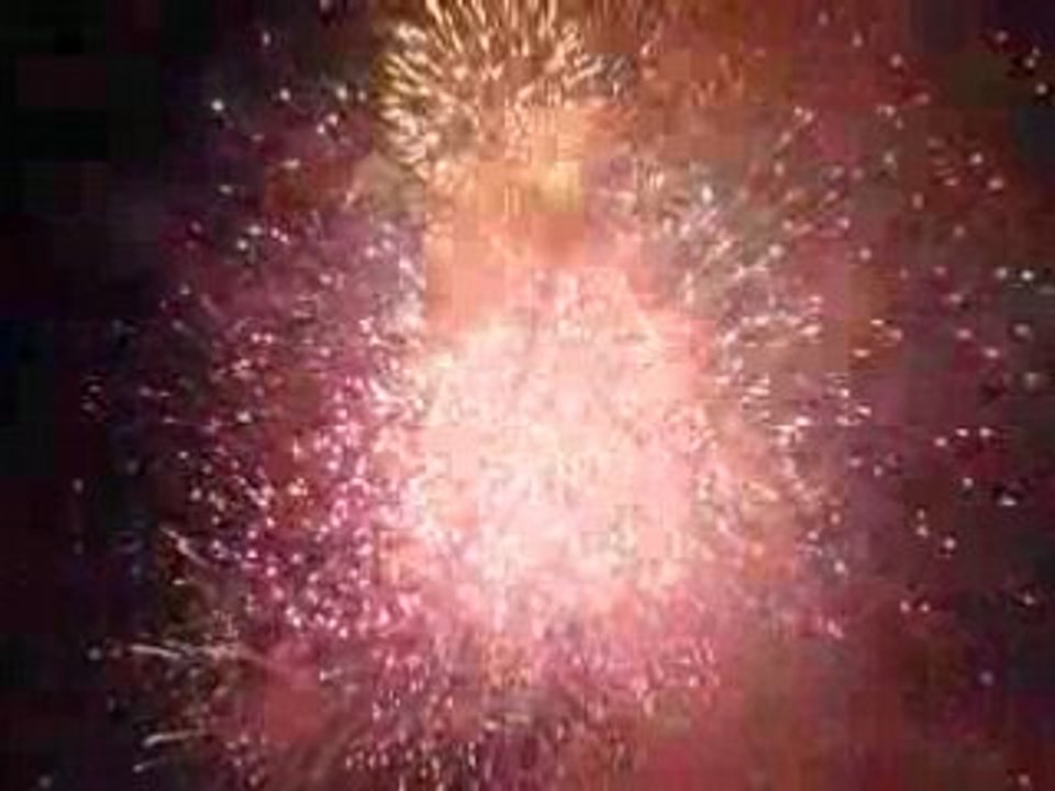 Le final Feu d'artifice 14 juillet BESANCON 2008