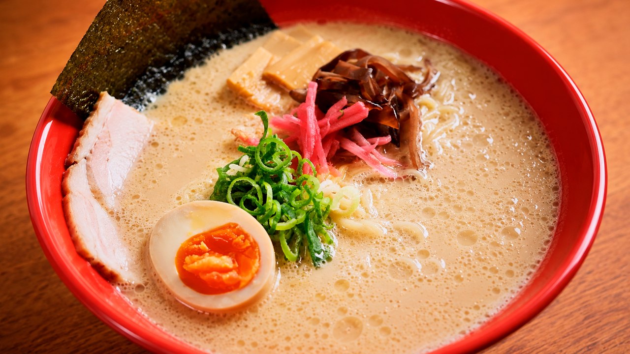 10 Minute Shortcut Tonkotsu Style Ramen 🍜