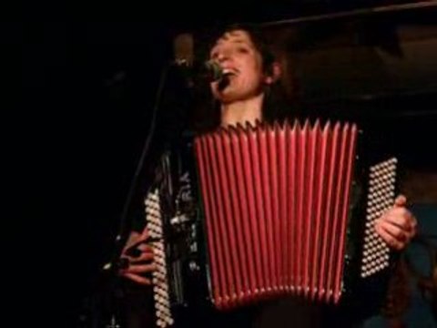 Chloe Lacan - Fais moi mal Johnny