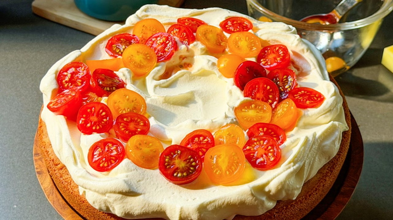 How to Make Tomato Olive Oil Cake
