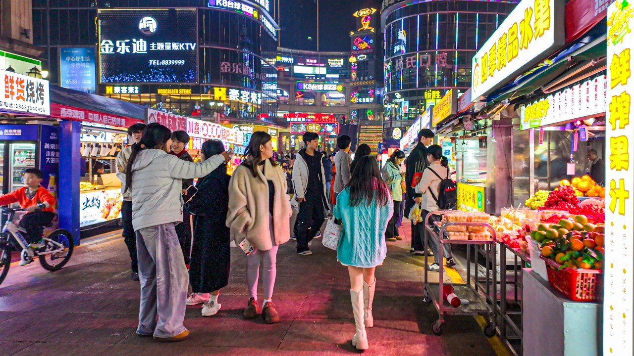 You Won’t Believe This Is a ‘Small City’ in China: Night Walk in Luzhou [4K HDR]