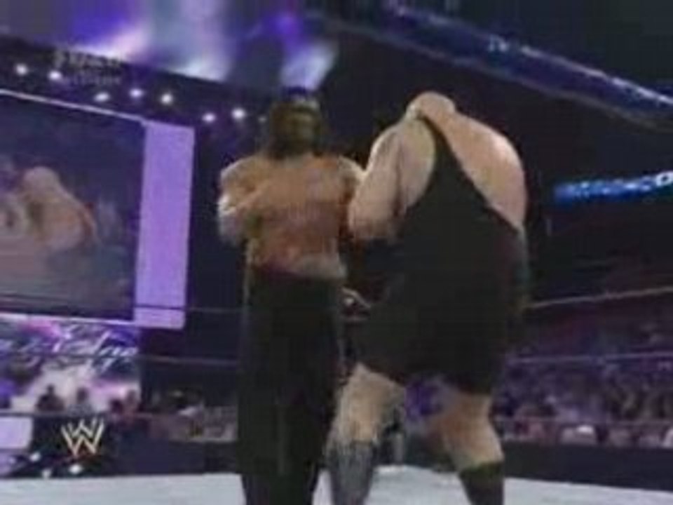 WWE Smackdown 7/18/08 - 4 on 1 Handicap Match