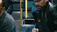 ¡PELEA CAÓTICA en el AUTOBÚS! ¡No podrás creerlo!
