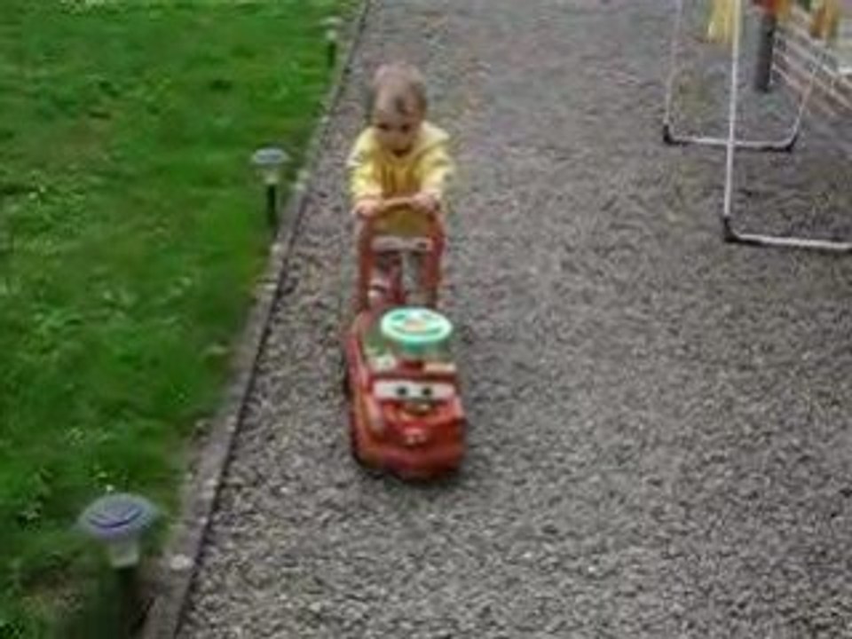 AVEC MON CHARIOT DANS LES CAILLOUX
