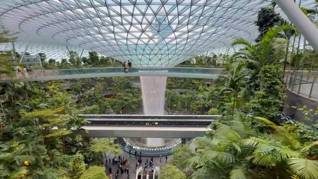 City or Jungle? Singapore, 🇸🇬 Walking Tour | 4K 60fps