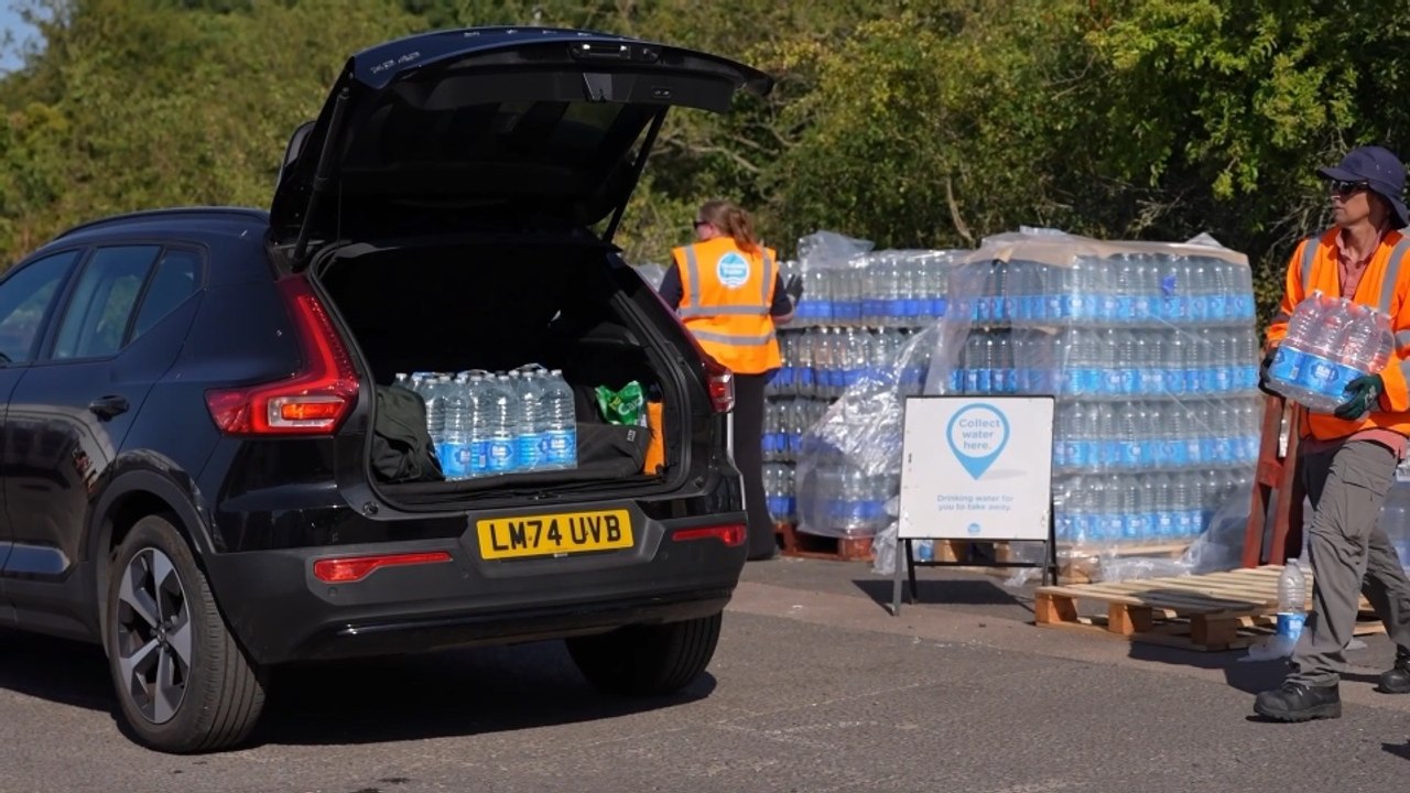 Hundreds of north London households face days w...