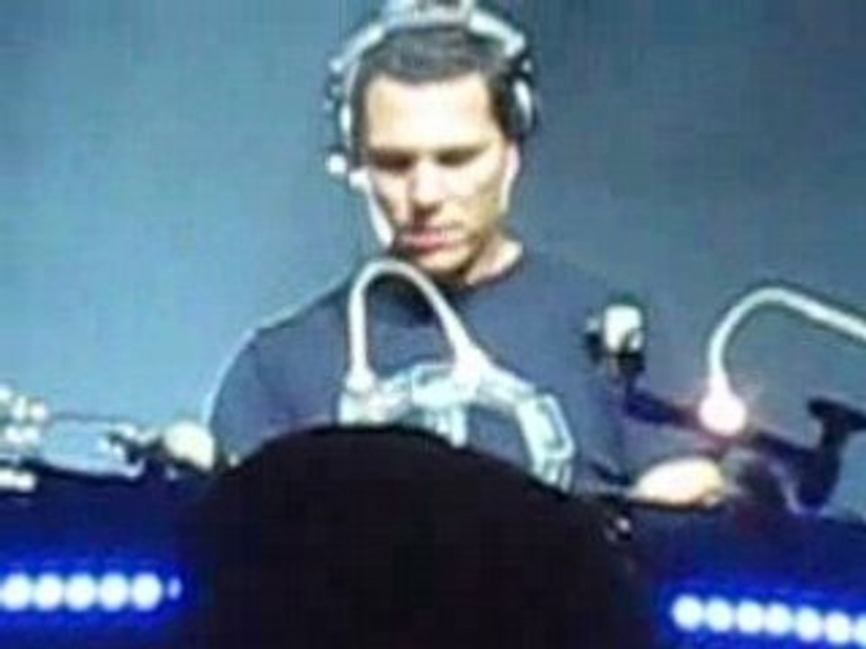 Unighted - Tiesto 3