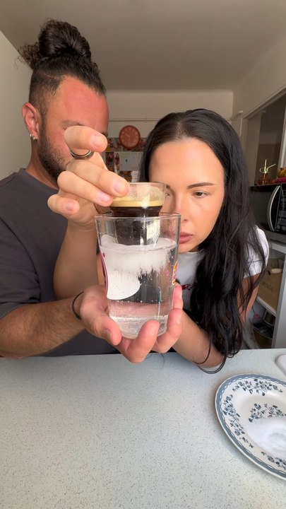 Denisa me montre l’expresso bomb  ☕️