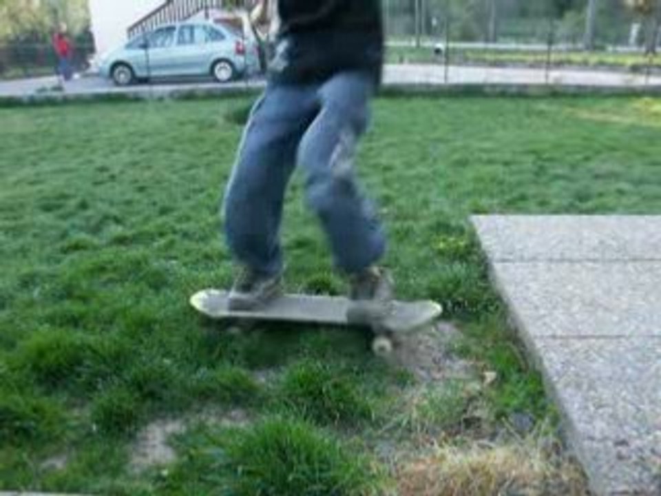 SAUT DE LA MORT EN SKATE