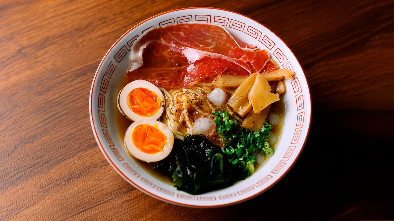 How Does Ice Cold Ramen Stay So Refreshing? 🍜