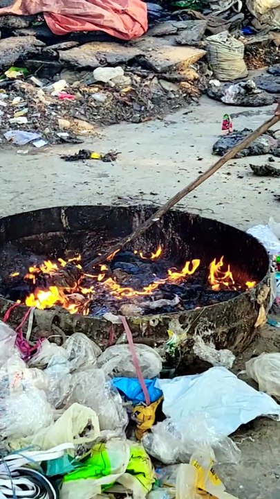 How Plastic Waste Is Turned Into New Plastic Gr...