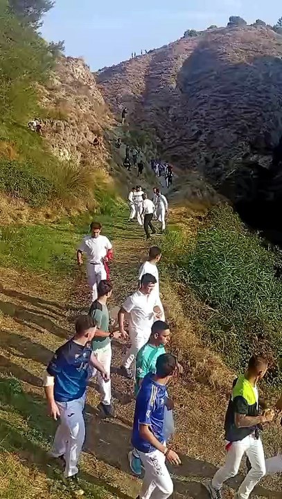 Una vaca cae al barranco en el quinto encierro del Pilón de Falces