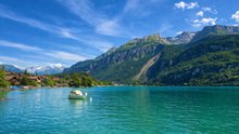 Brienzersee Switzerland Walking Tour: Explore Friendly Streets and Stunning Scenery