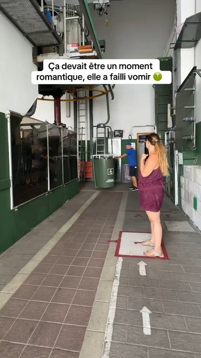 ELLE A FAILLI VOMIR 🤮😂