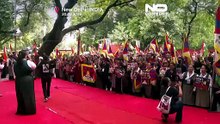 Тибетцы в Нью-Дели протестуют против Китая, бреют головы и молятся