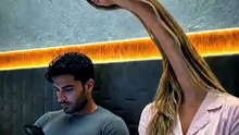 أول ماتشوفك ماسك الهاتف بتتحول لزرافة