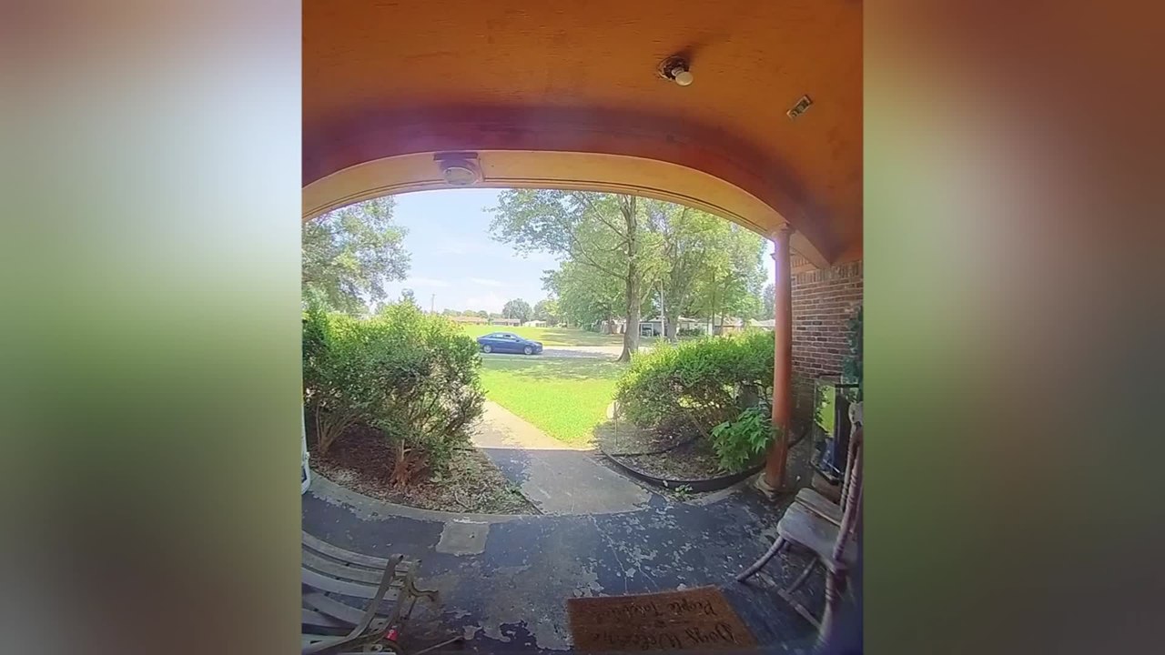 Girl Gets Birthday Surprise From Sister After M...
