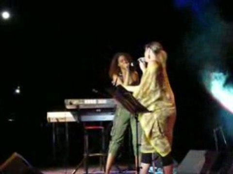 Laure Milan feat. Agnès Paris - Tu me parles (extrait)