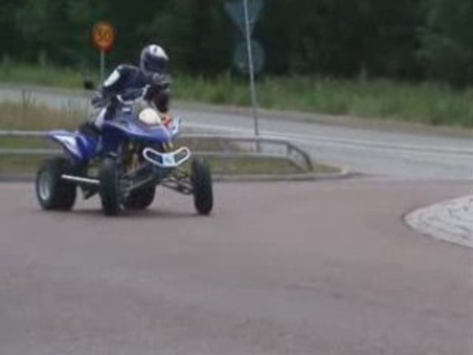 Sliding IT! Quad drifting / Street racing