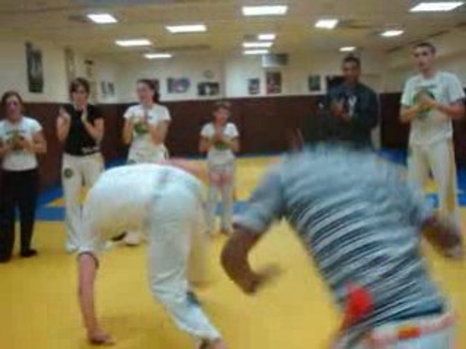 Da Terra Vs. Simpson Capoeira Senzala Saint Germain.