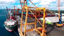 What are the benefits of free trade for consumers