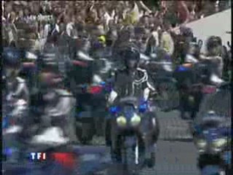 Defile motard gendarmerie 14072008