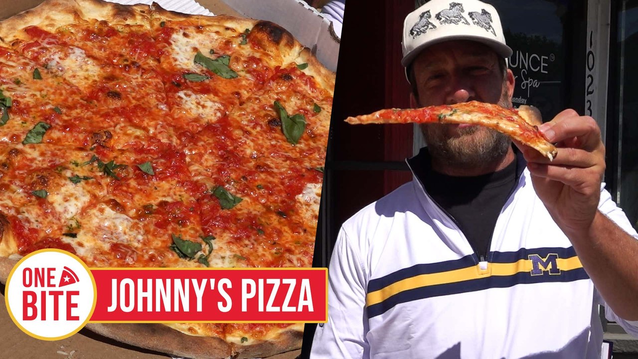Barstool Pizza Review - Johnny's Pizza (Bryn Ma...