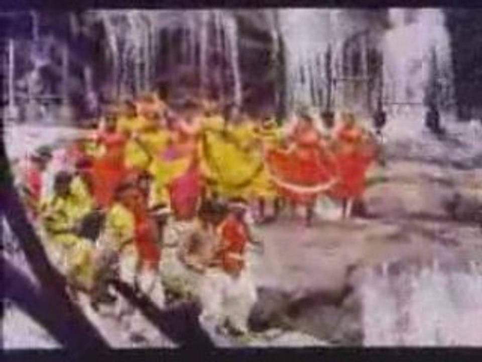 Sendhoora Paandi song " Chinna Chinna Sethi "