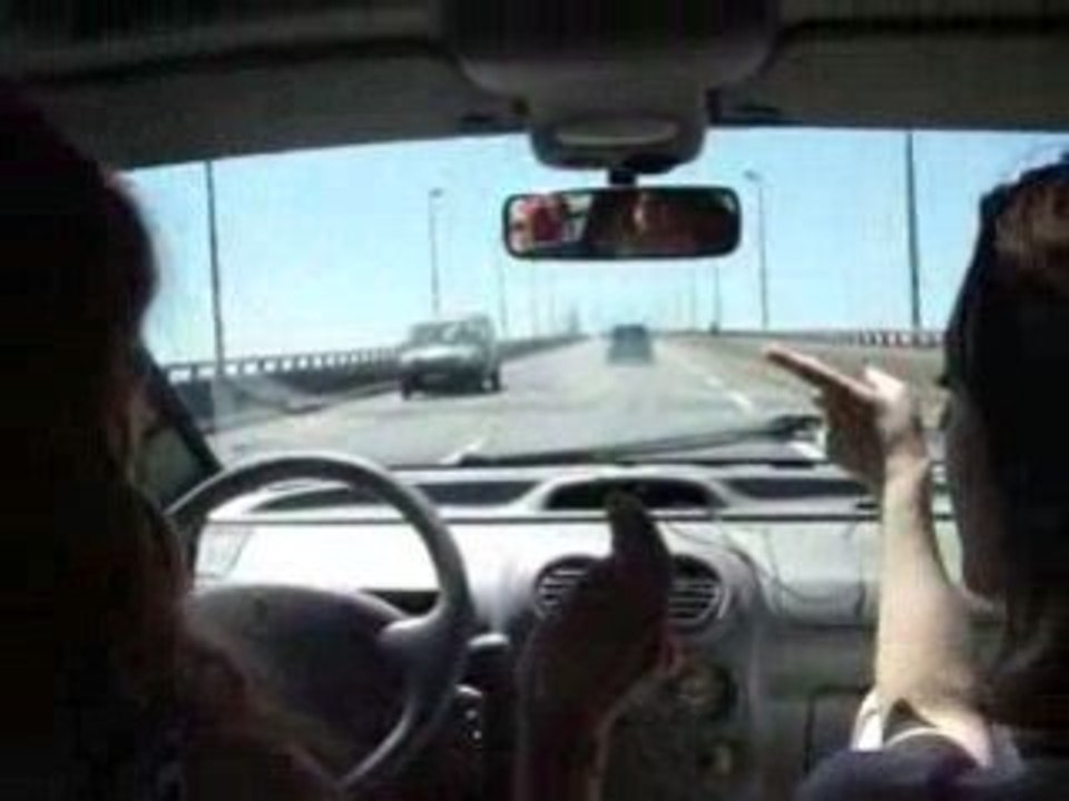 Jackson et la twingo rouge à l'ile de Ré