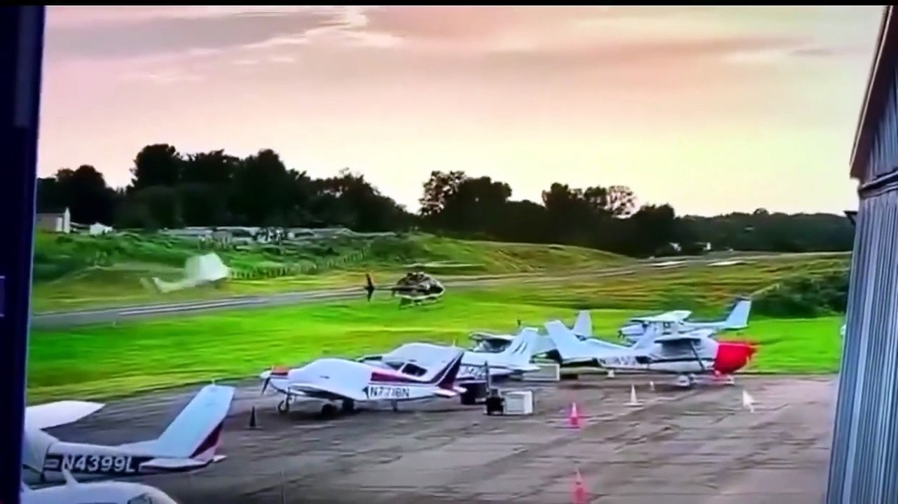 Pennsylvanie : Regardez ce Cessna 150 qui effectuait son approche pour atterrir qui est entré en collision avec un hélicoptère de la police d’État