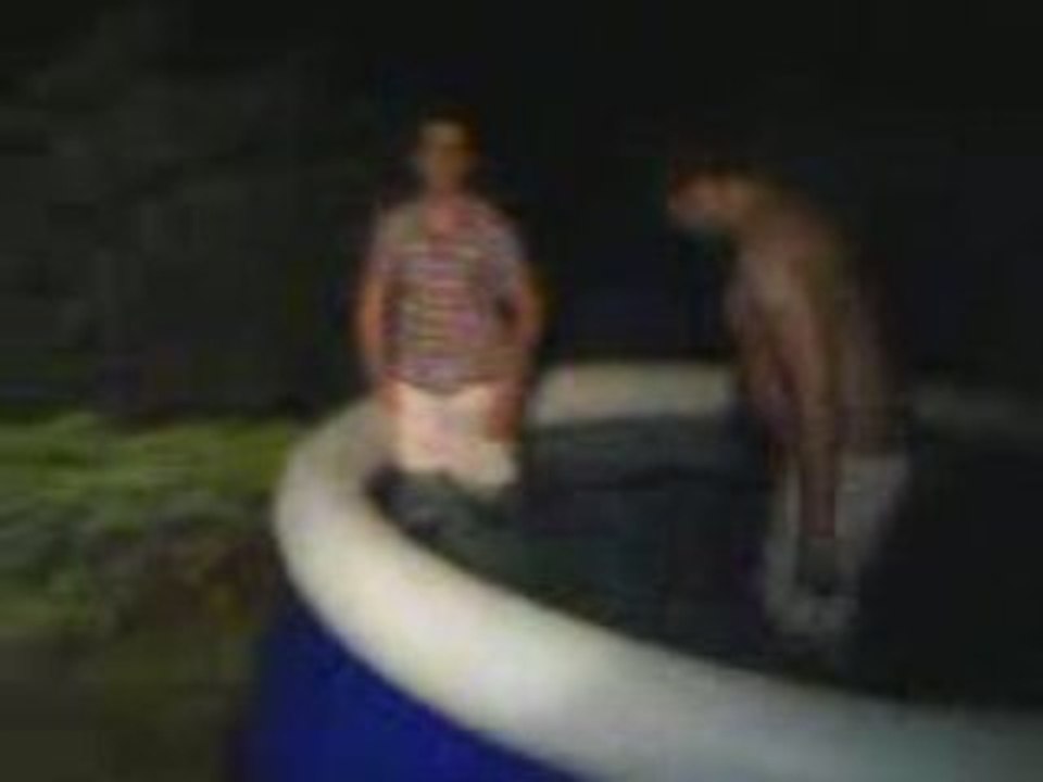 bolossage dans la piscine