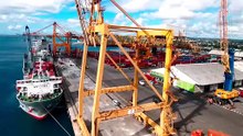 What are the disadvantages of global free trade