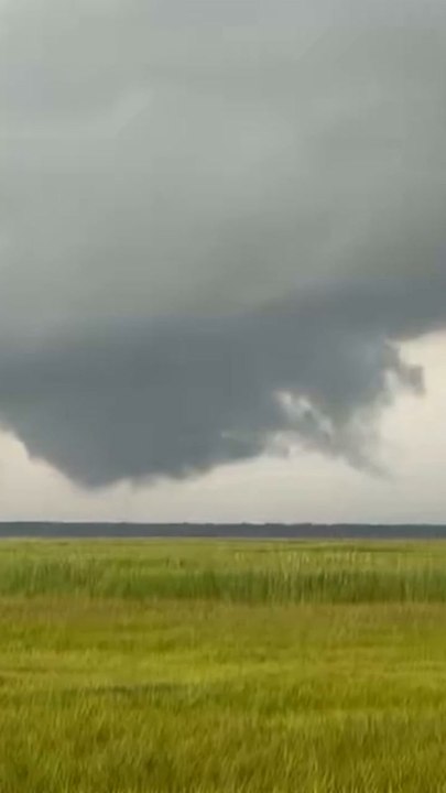 Funnel cloud seen swirling over New Jersey