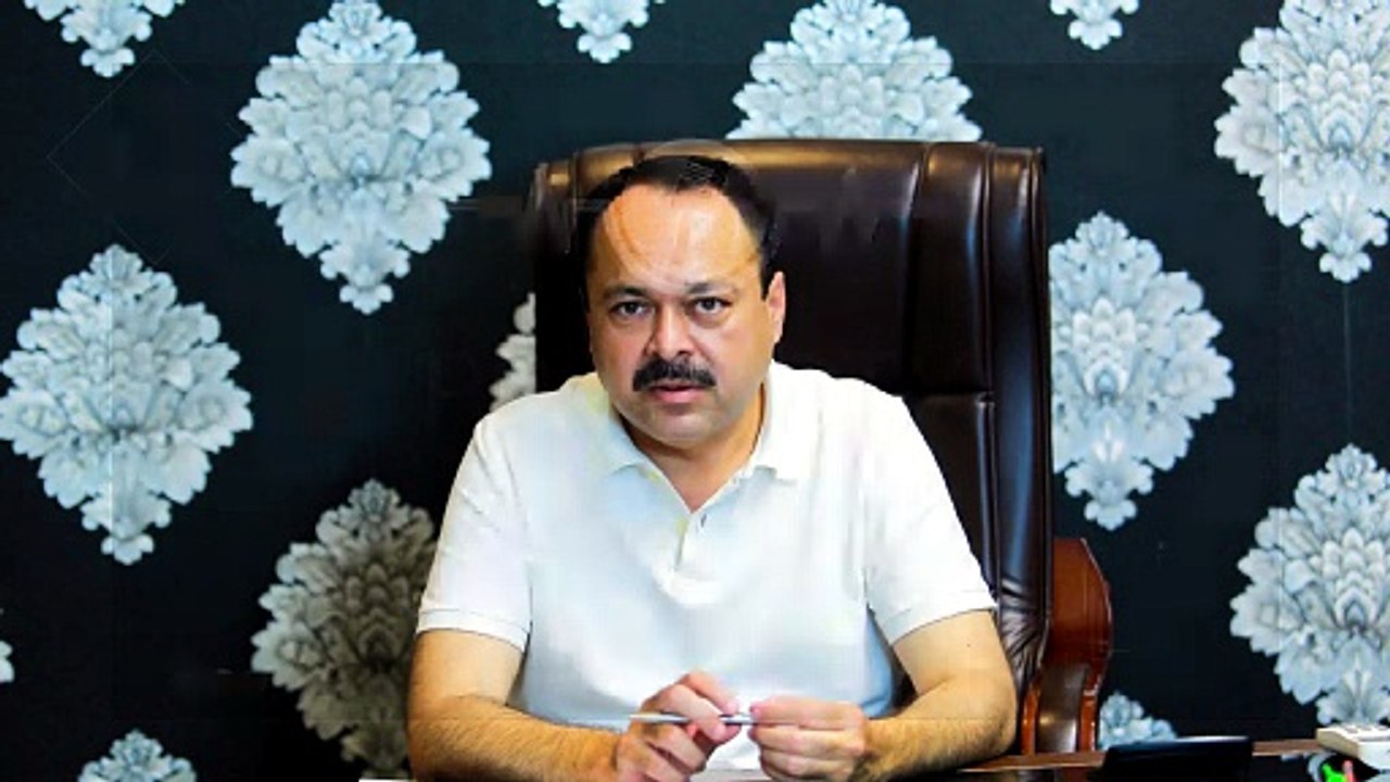 NAB mein case chal raha hai society ka, woh humein plot ke badle plot de rahe hain, to kya hum le lein?