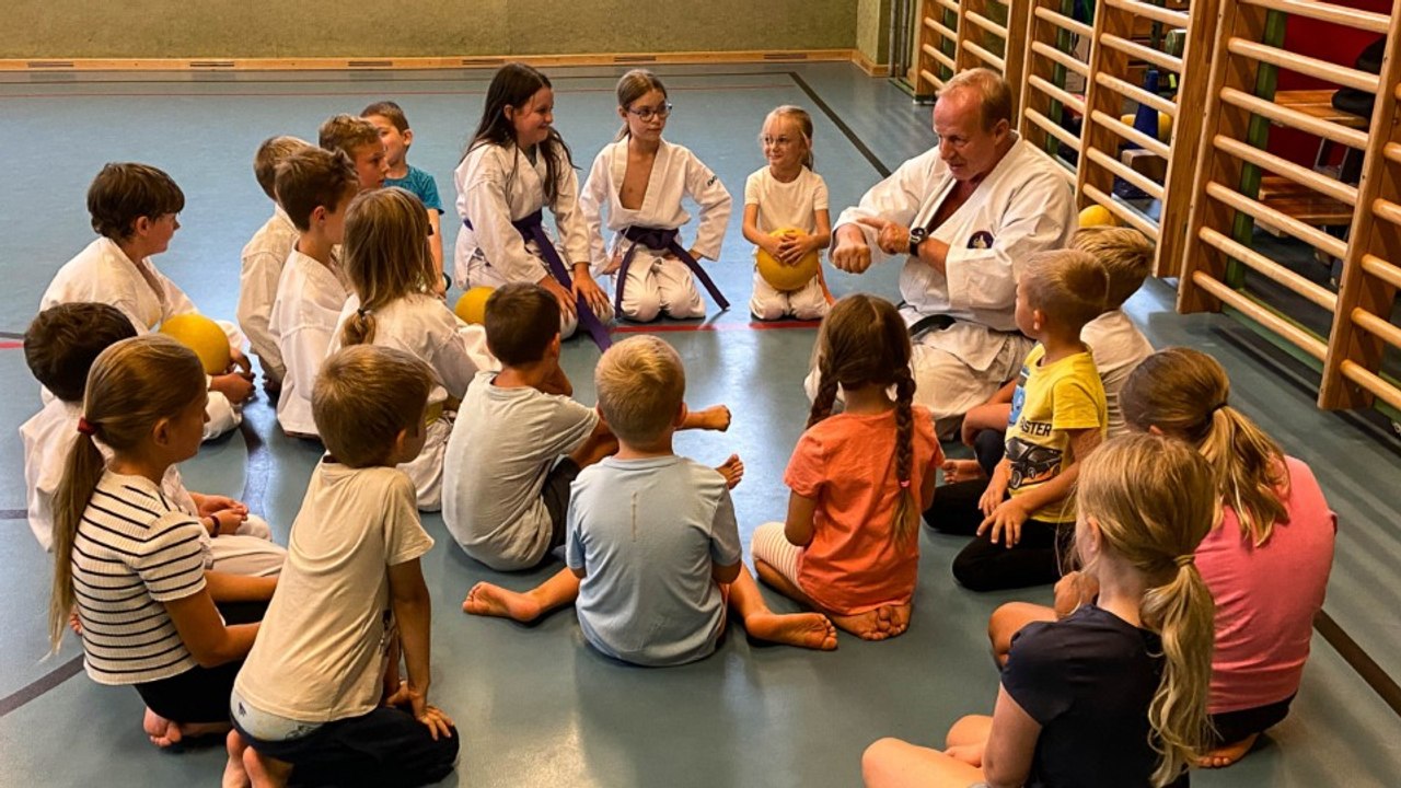Karate-Schnuppertraining im Sommerferienprogramm Deutsch Wagram