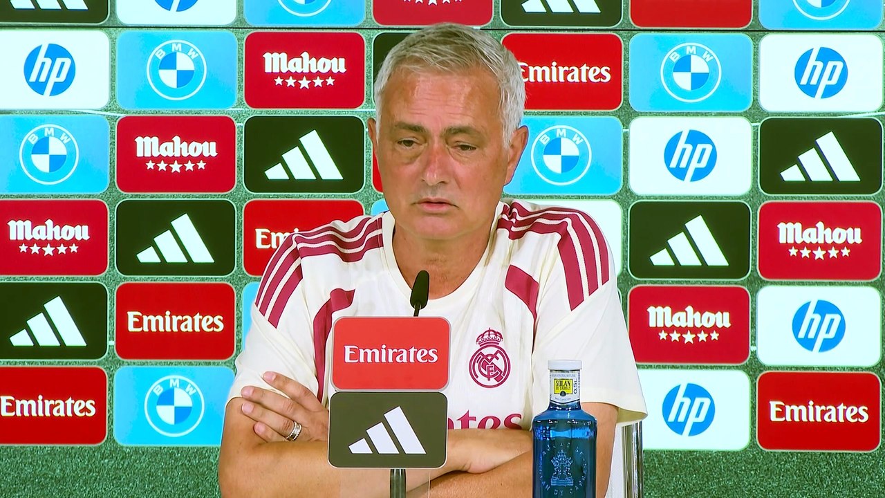 Primera rueda de prensa de Mourinho tras su vue...