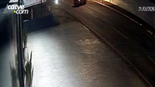 Clio roda na pista após acidente na Rua Erechim, no Centro