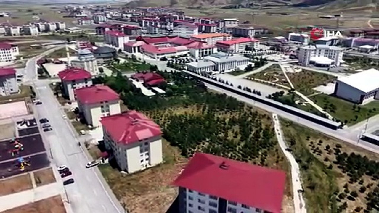 İstanbul'da eğitim, 50 bin TL burs: Bitlis'in tıp fakültesi köklü üniversiteleri solladı!