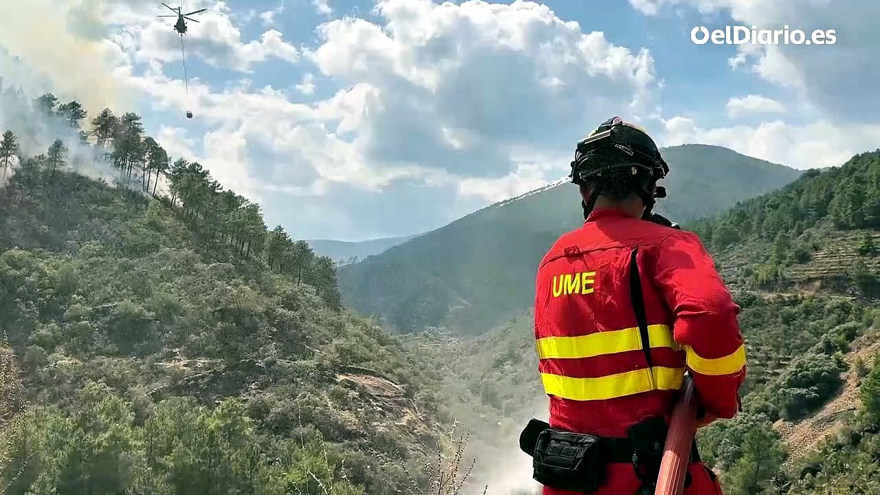 UME y Ejército de Tierra trabajan en la extinci...