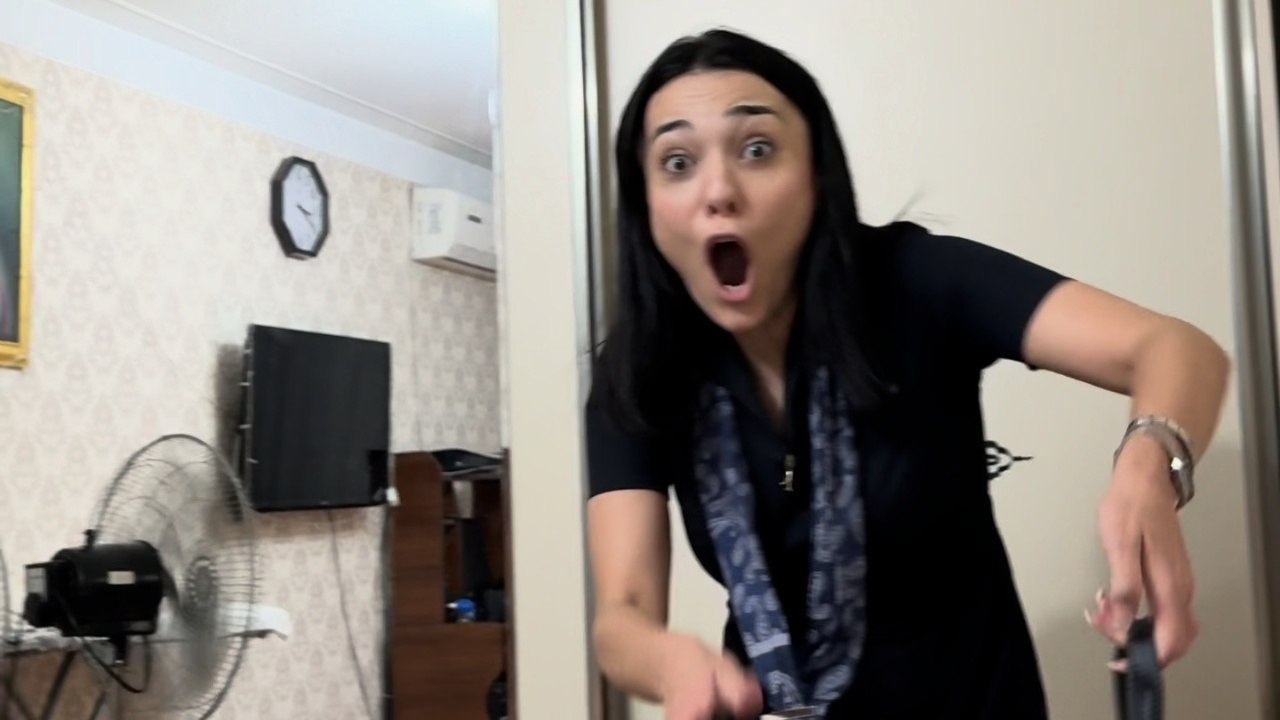 Girl Walks Into A Room To Find Her Friend Waiti...