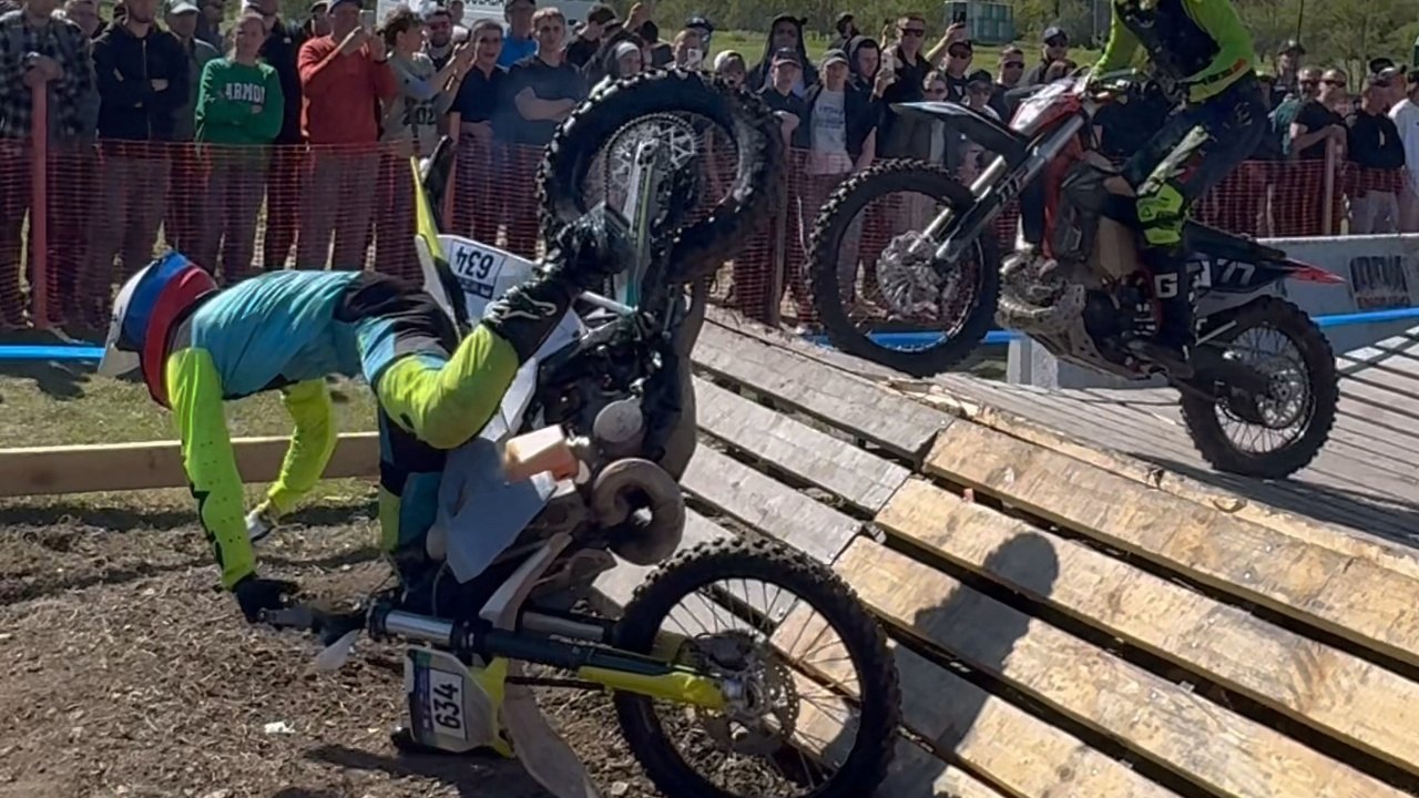 Enduro Riders Meet A Stadium Course Built To Hu...